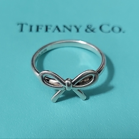 Authentic Tiffany & Co. Bow Ring - Picture 5 of 9